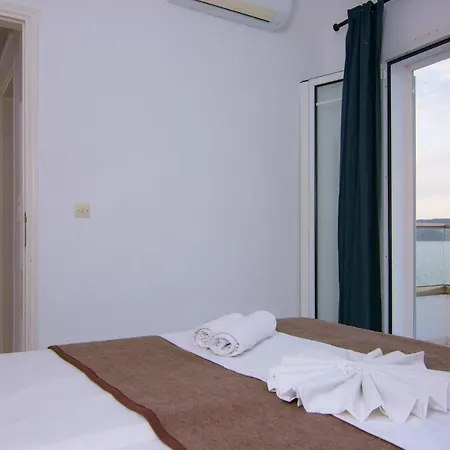 Hiona Seaside Apartment