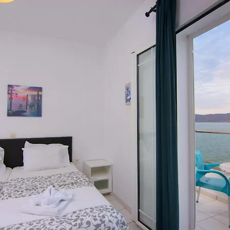 Apartment Hiona Seaside