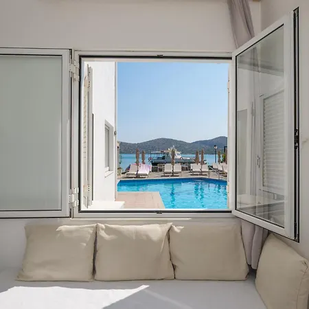 Hiona Seaside * Elounda (Crete)