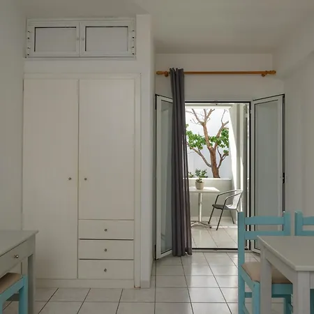 Hiona Seaside Apartment *