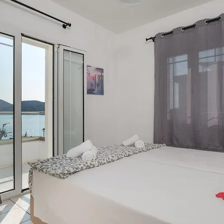 Hiona Seaside