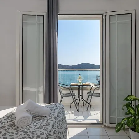 Hiona Seaside Apartment *