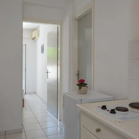 Apartment Hiona Seaside *
